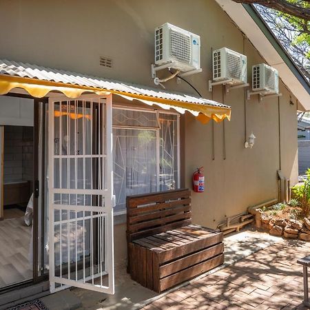Cosy Cottages Guesthouse Potchefstroom Exterior foto